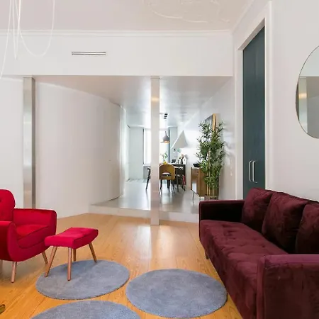 Awarded 3 Bedrooms Upscale Flat@chiado Bairro Alto Апартаменти