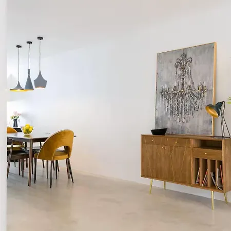 Awarded 3 Bedrooms Upscale Flat@chiado Bairro Alto Апартаменти