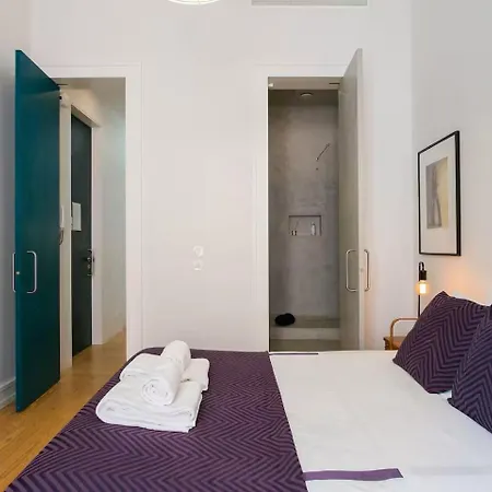 Awarded 3 Bedrooms Upscale Flat@chiado Bairro Alto Апартаменти *