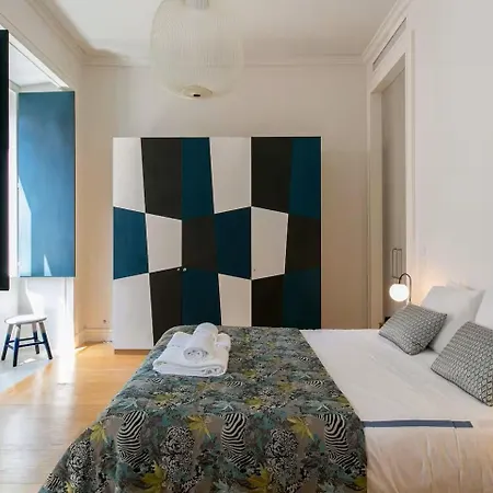 アパート Awarded 3 Bedrooms Upscale Flat@chiado Bairro Alto