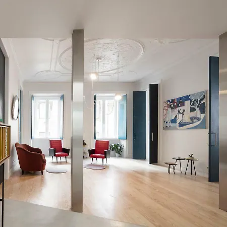 Awarded 3 Bedrooms Upscale Flat@chiado Bairro Alto * ליסבון