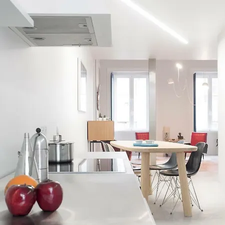 Apartment Awarded 3 Bedrooms Upscale Flat@chiado Bairro Alto