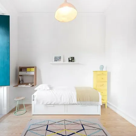 アパート Awarded 3 Bedrooms Upscale Flat@chiado Bairro Alto *