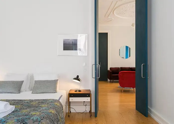 Awarded 3 Bedrooms Upscale Flat@chiado Bairro Alto Lisboa