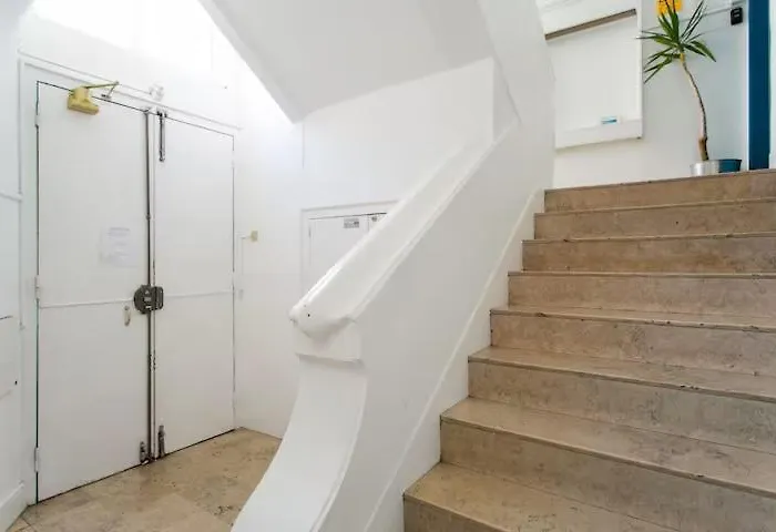 Διαμέρισμα Awarded 3 Bedrooms Upscale Flat@chiado Bairro Alto *