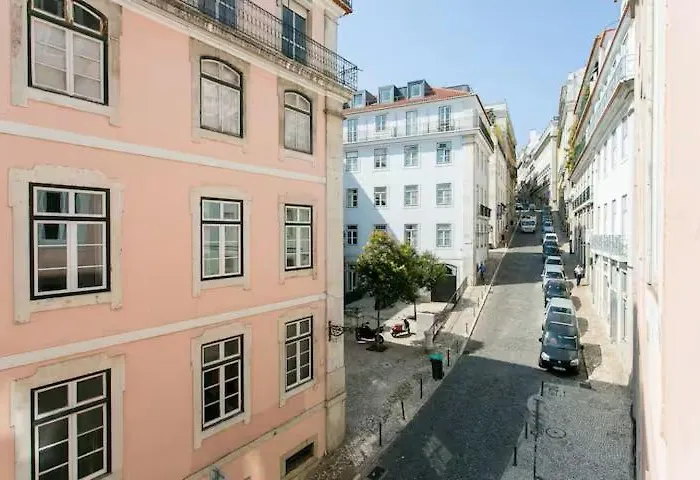 Awarded 3 Bedrooms Upscale Flat@chiado Bairro Alto Lisboa