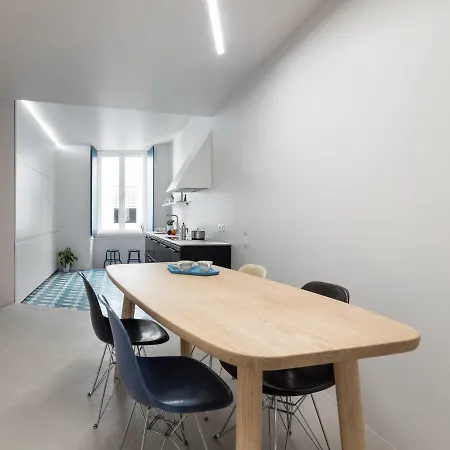 Apartment Awarded 3 Bedrooms Upscale Flat@chiado Bairro Alto