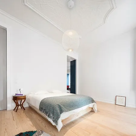 Awarded 3 Bedrooms Upscale Flat@chiado Bairro Alto 아파트 리스본