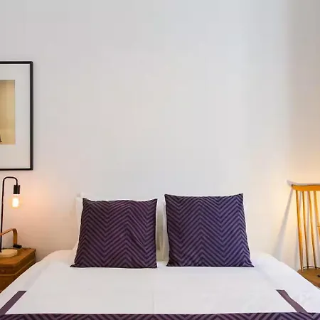 Awarded 3 Bedrooms Upscale Flat@chiado Bairro Alto * ליסבון